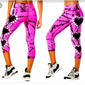 Shocking Pink Tie-Dye Hearts For Zumba Capri High Waist Leggings Small Spicy NWT